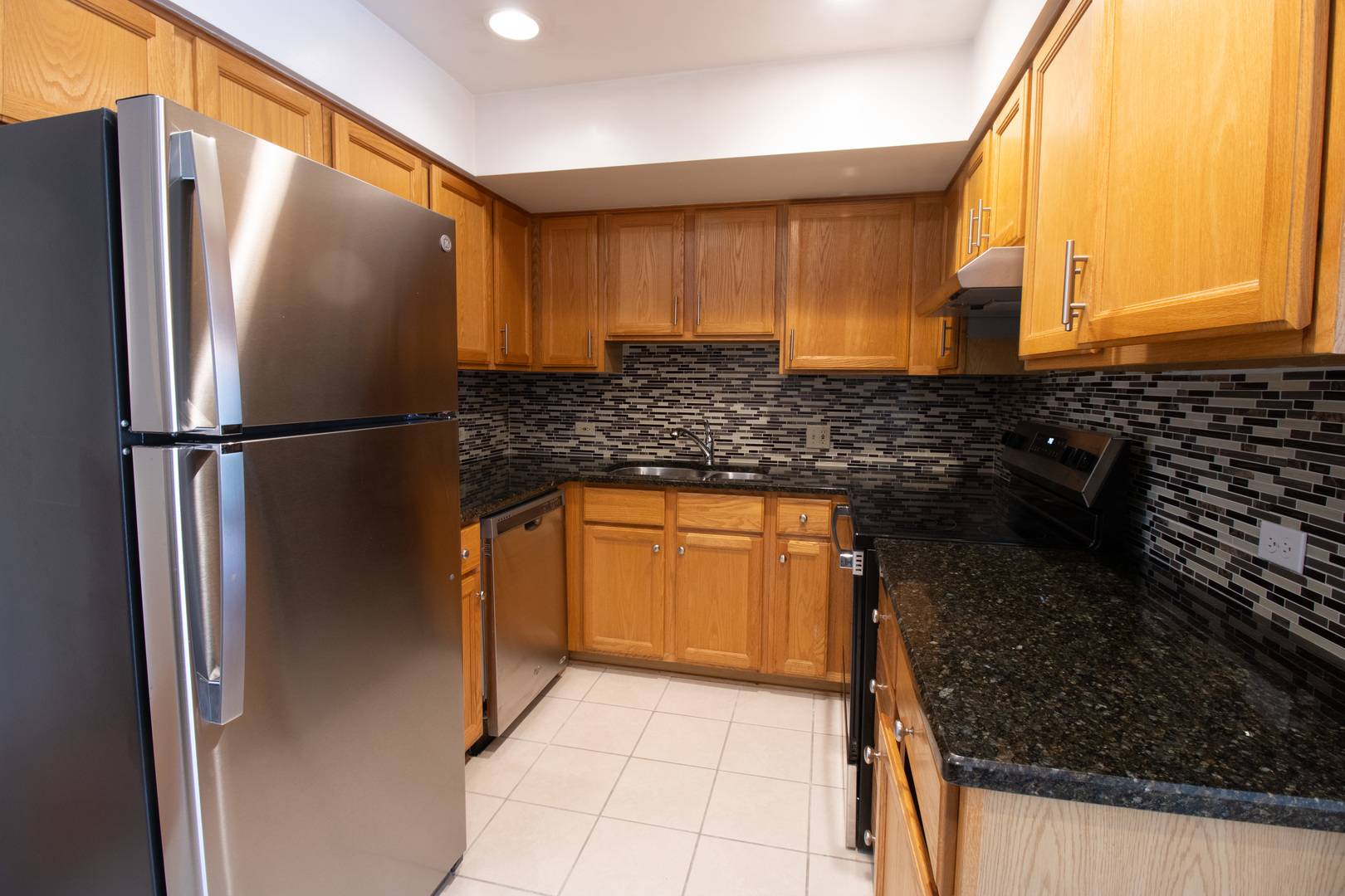 120 Carriage Way Drive #202B, Burr Ridge, IL 60527