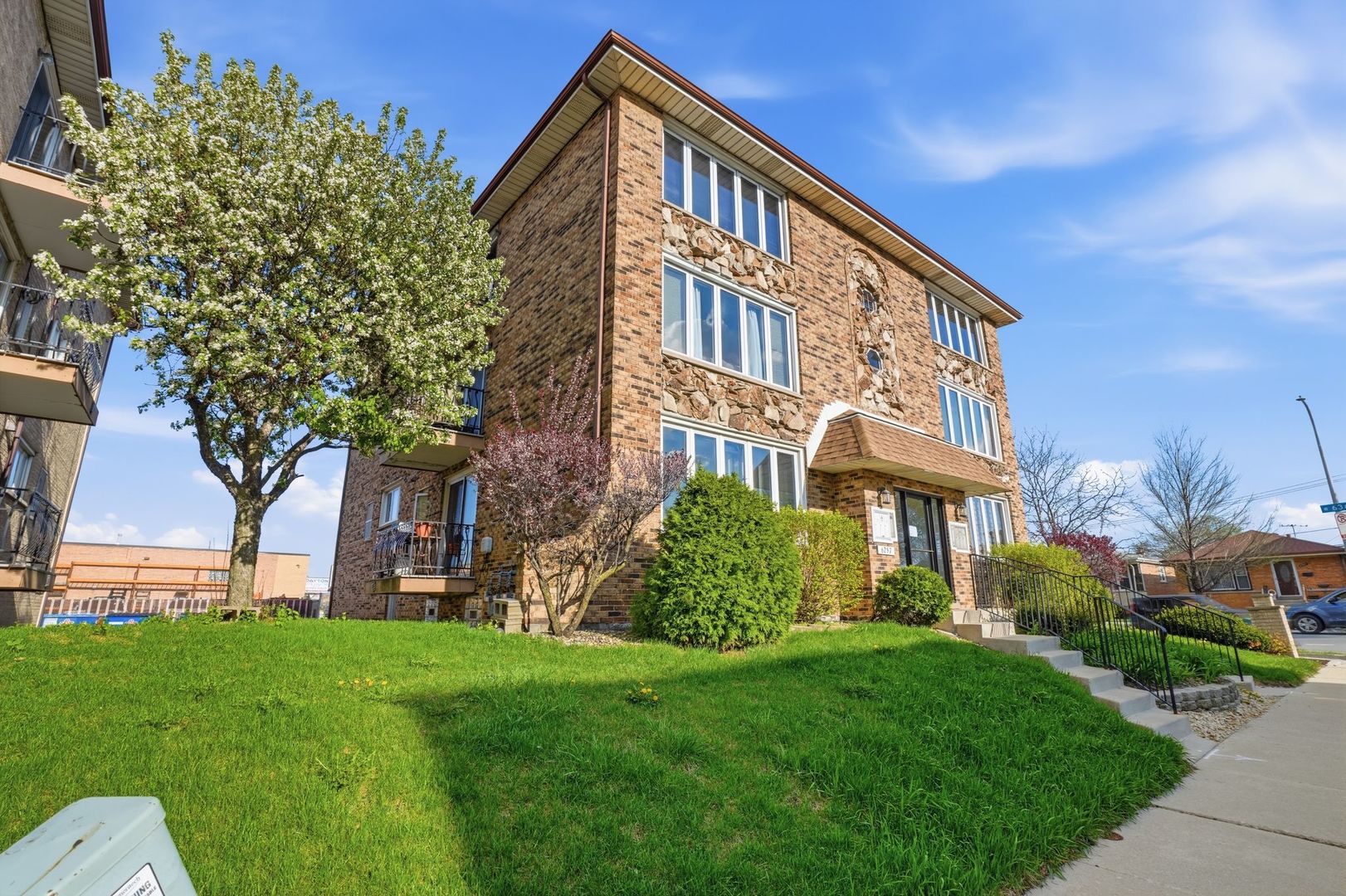 6257 S Newland Avenue #1N, Chicago, IL 60638