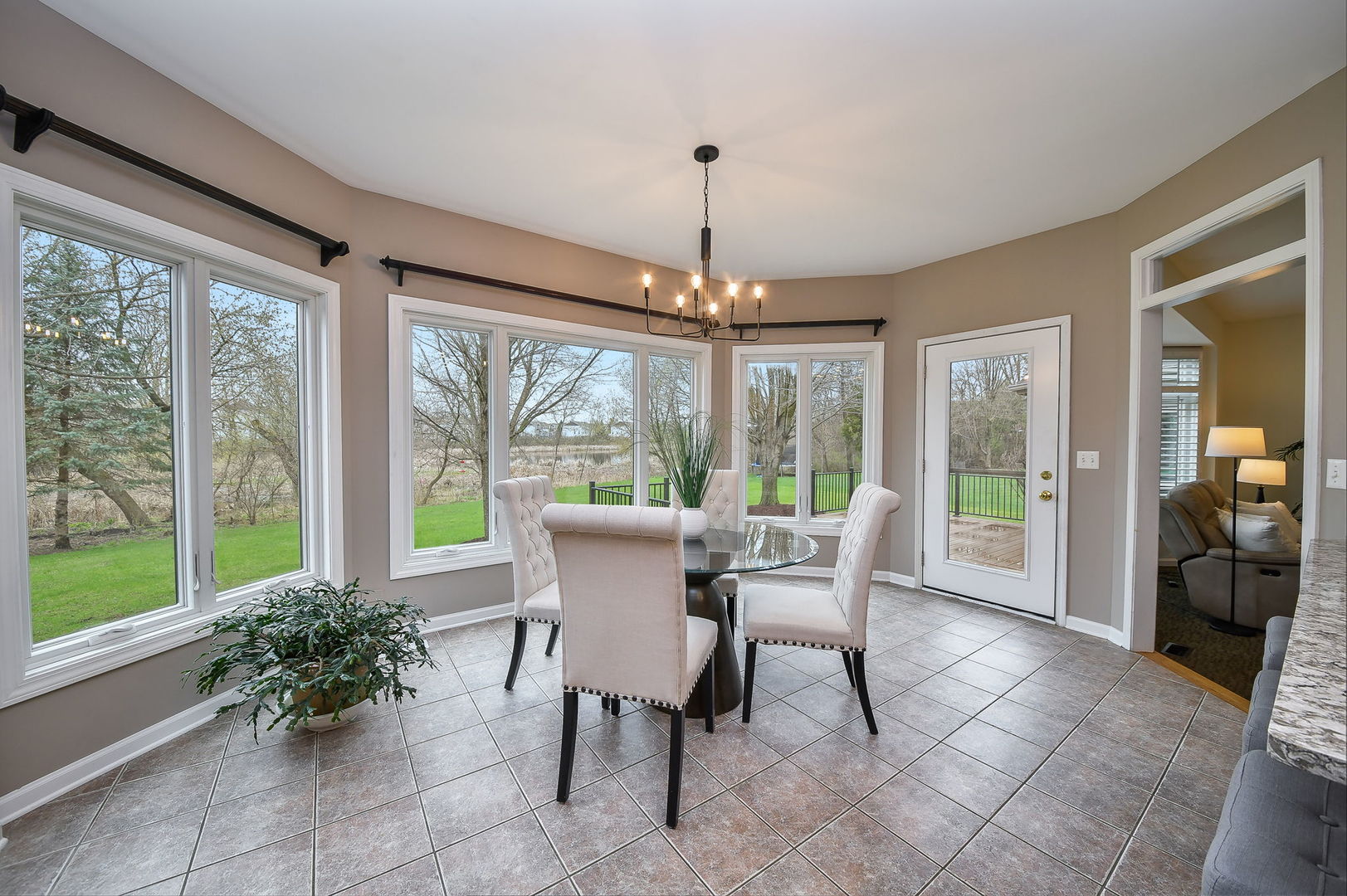 640 Kendridge Court, Aurora, IL 60502