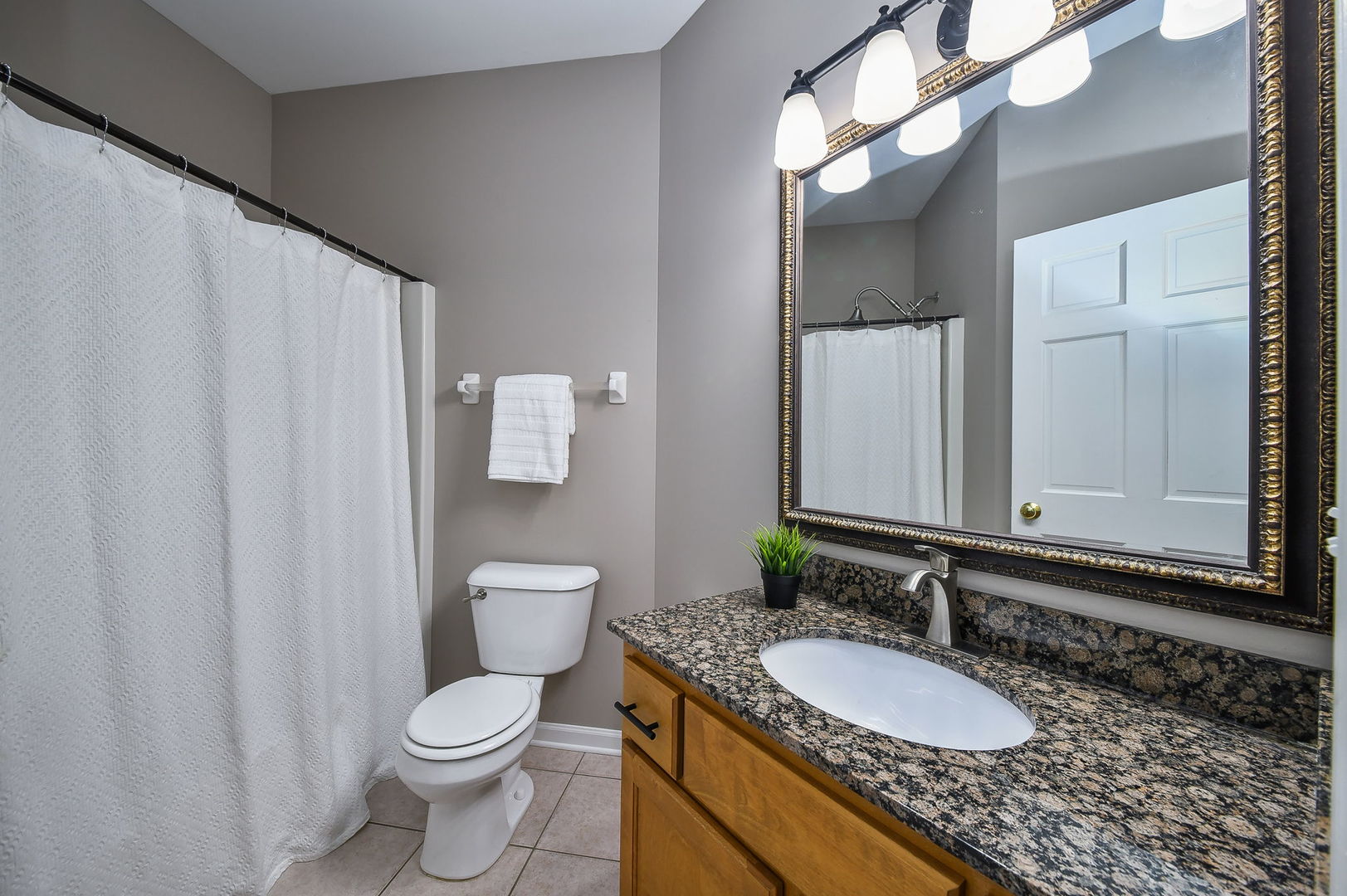 640 Kendridge Court, Aurora, IL 60502