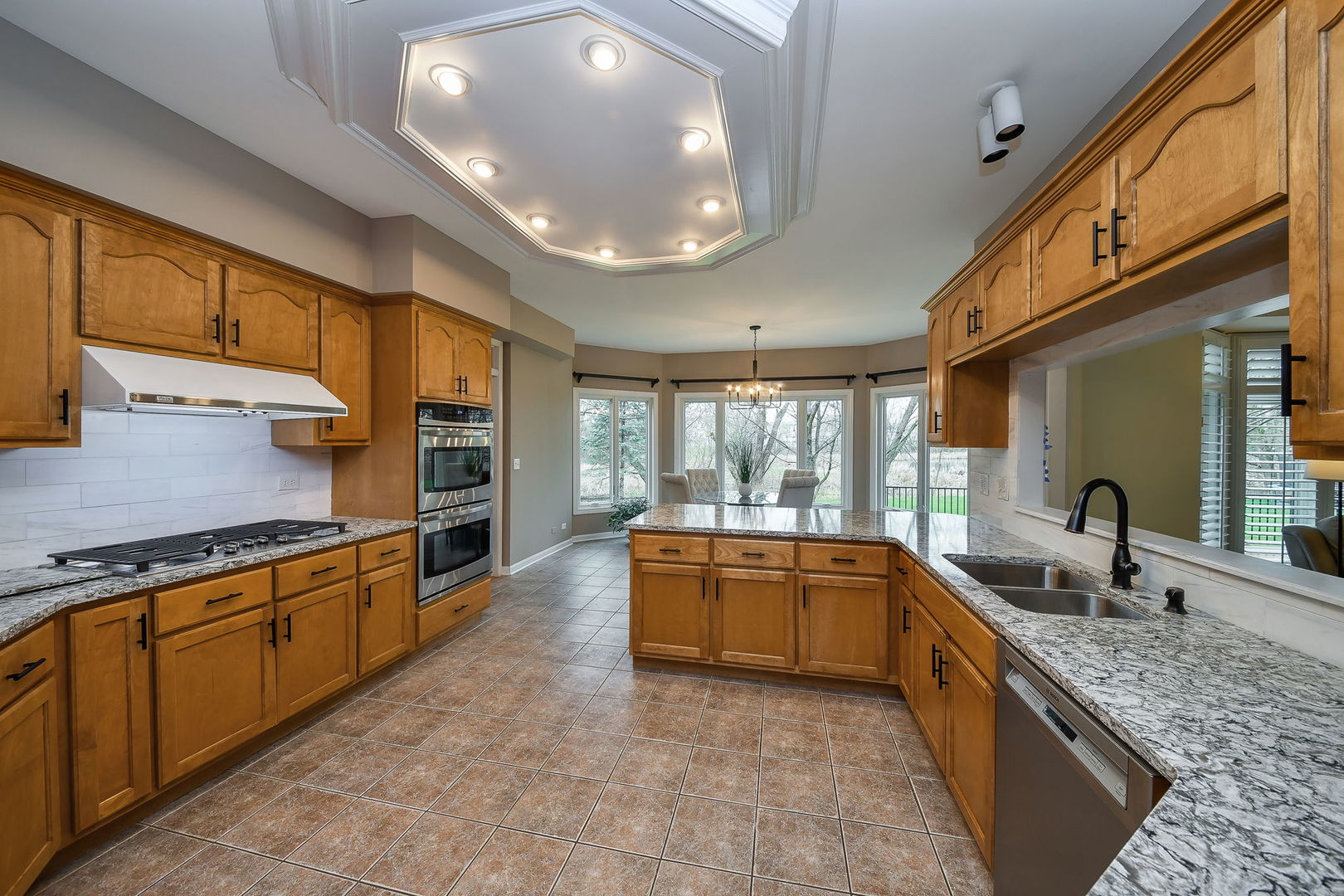 640 Kendridge Court, Aurora, IL 60502