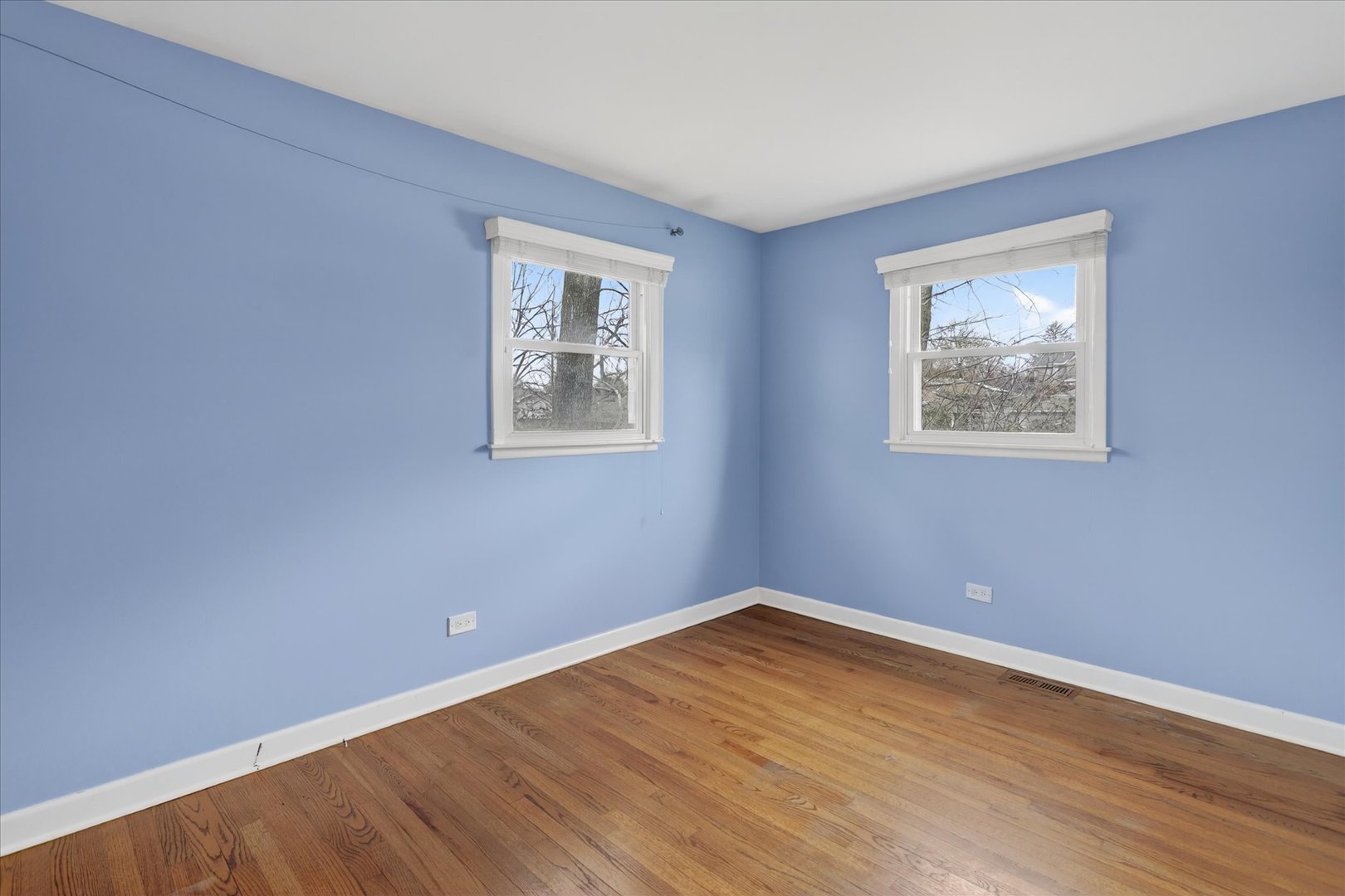 5635 Alabama Avenue, Clarendon Hills, IL 60514