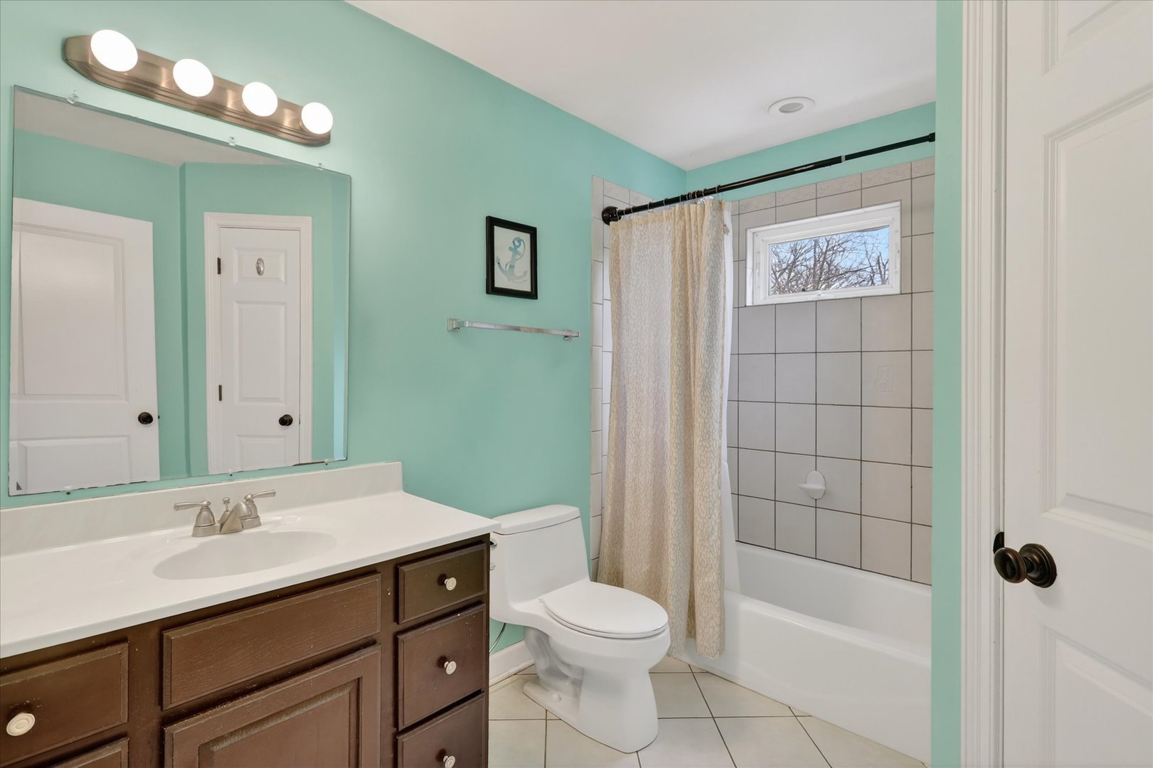 5635 Alabama Avenue, Clarendon Hills, IL 60514