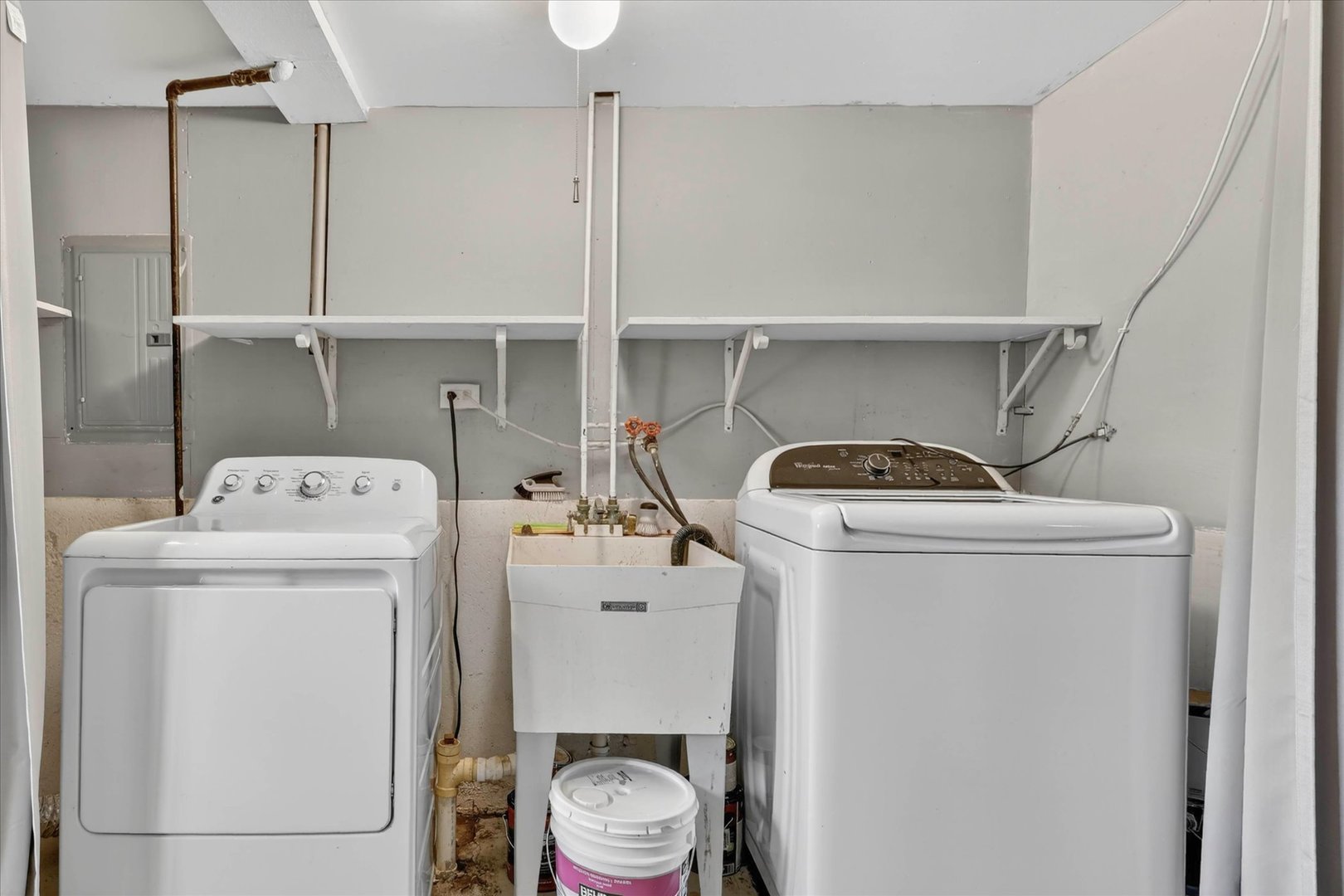 5635 Alabama Avenue, Clarendon Hills, IL 60514