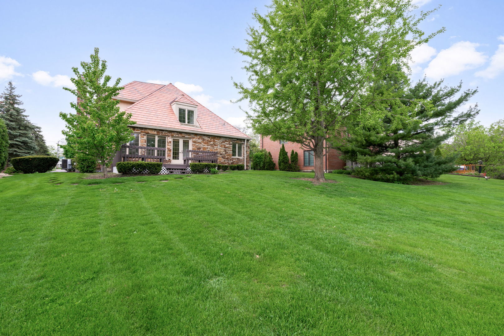 910 Red Fox Lane, Oak Brook, IL 60523