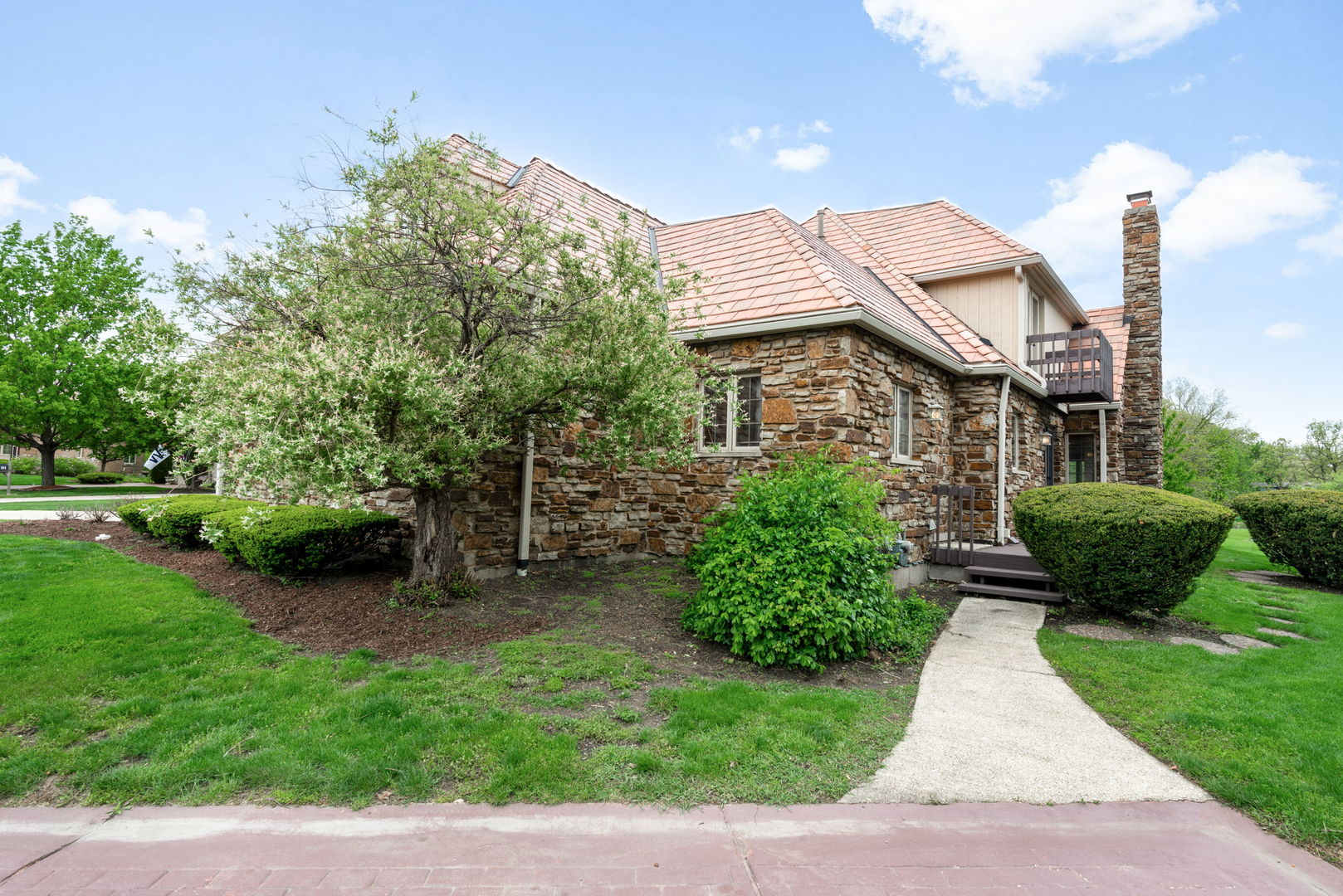 910 Red Fox Lane, Oak Brook, IL 60523