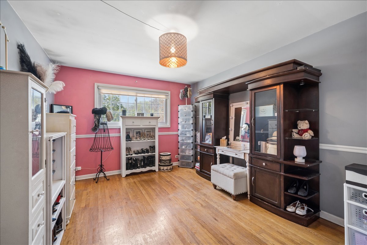 1739 N Windsor Drive, Arlington Heights, IL 60004