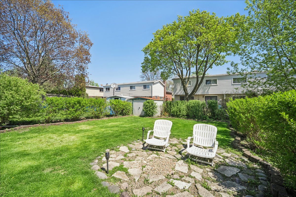 1739 N Windsor Drive, Arlington Heights, IL 60004