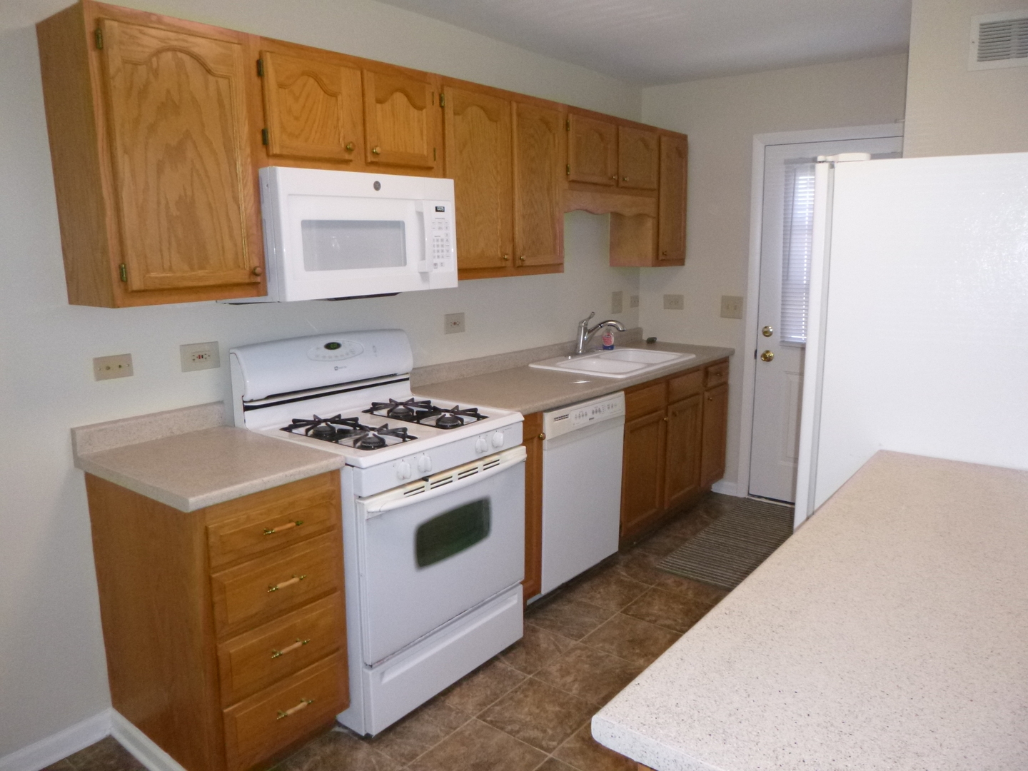 30 Aspen Lane, Carpentersville, IL 60110