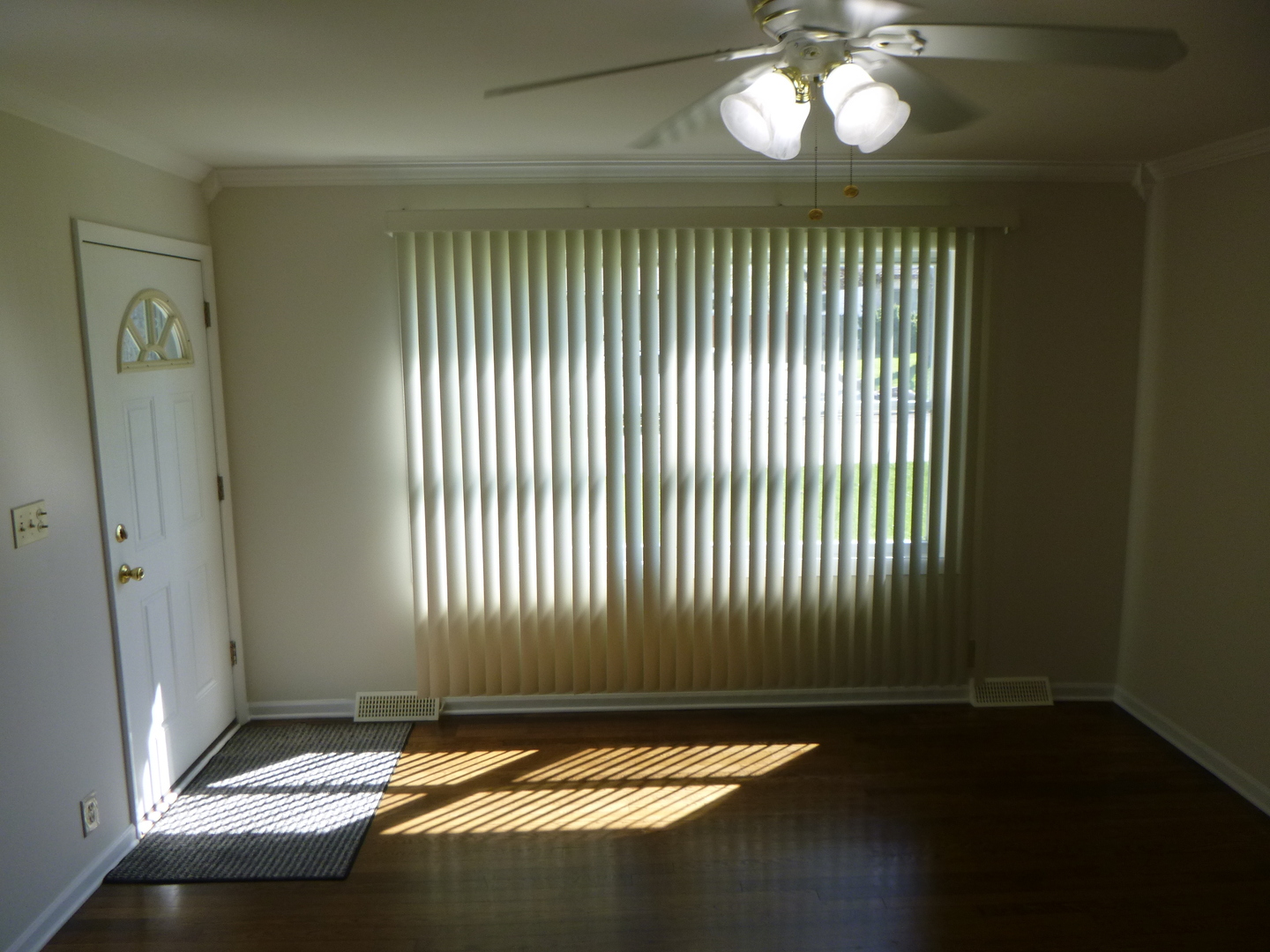 30 Aspen Lane, Carpentersville, IL 60110