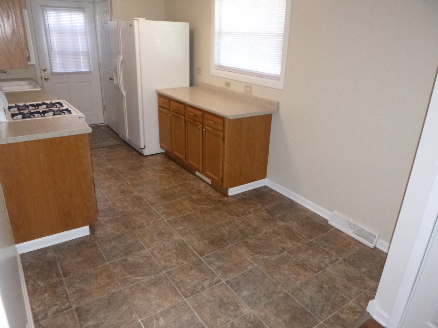 30 Aspen Lane, Carpentersville, IL 60110