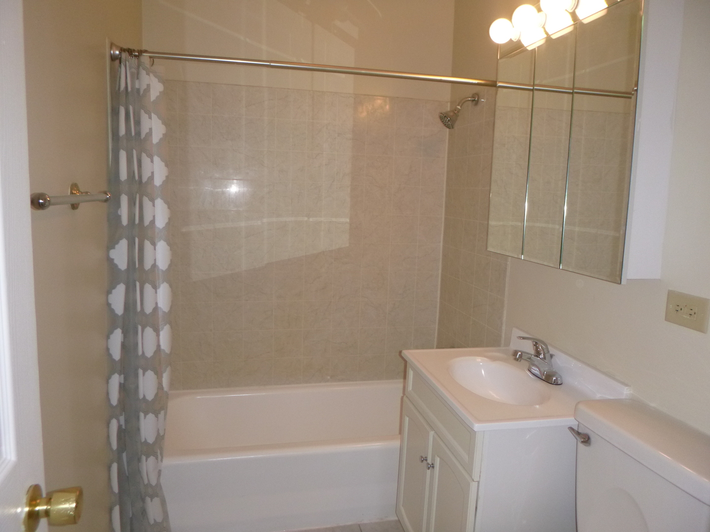 30 Aspen Lane, Carpentersville, IL 60110