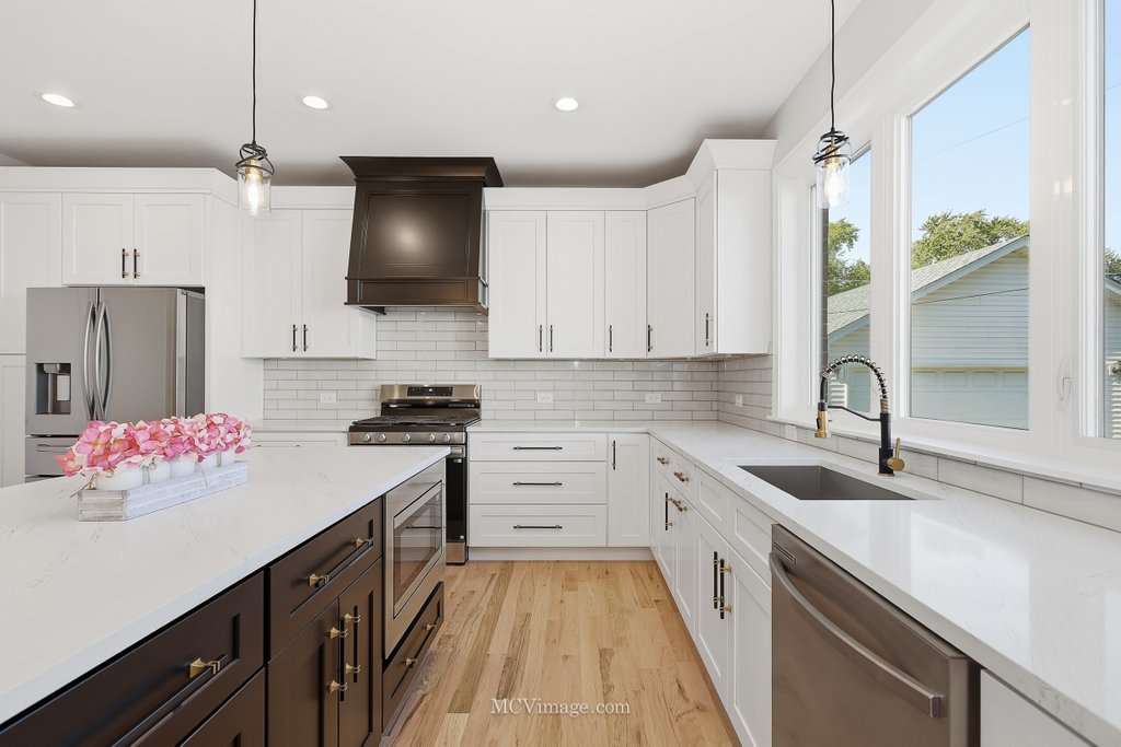 9322 S Trumbull Avenue, Evergreen Park, IL 60805