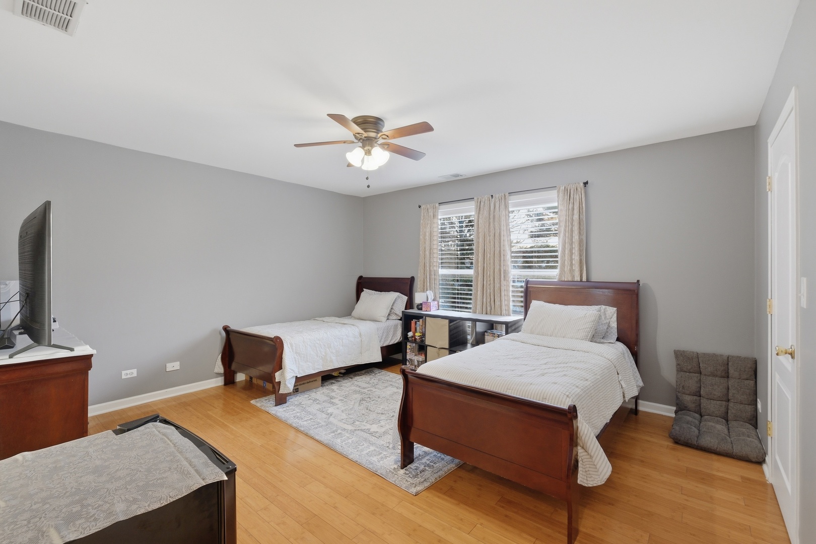 1405 Charles Avenue, Algonquin, IL 60102