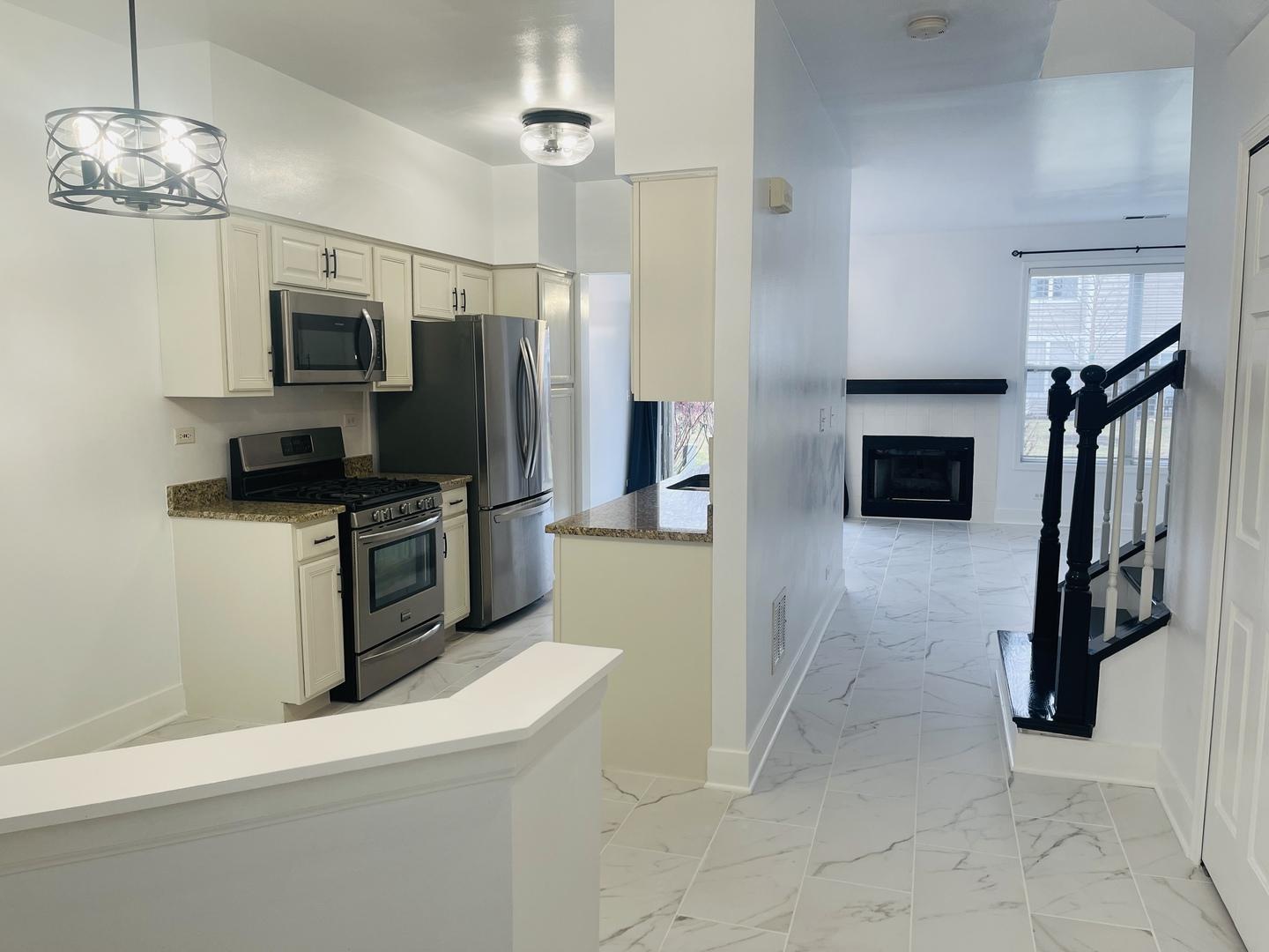 2813 Powell Court, Naperville, IL 60563