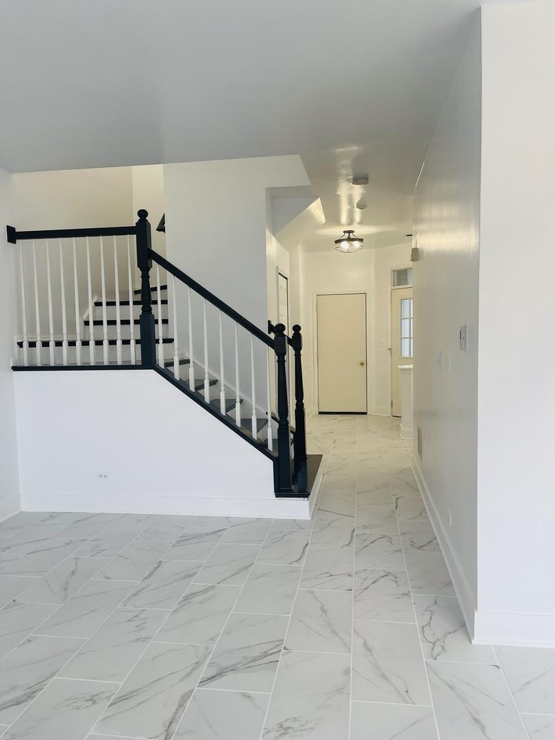 2813 Powell Court, Naperville, IL 60563