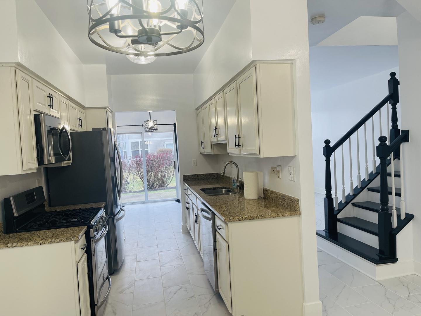 2813 Powell Court, Naperville, IL 60563