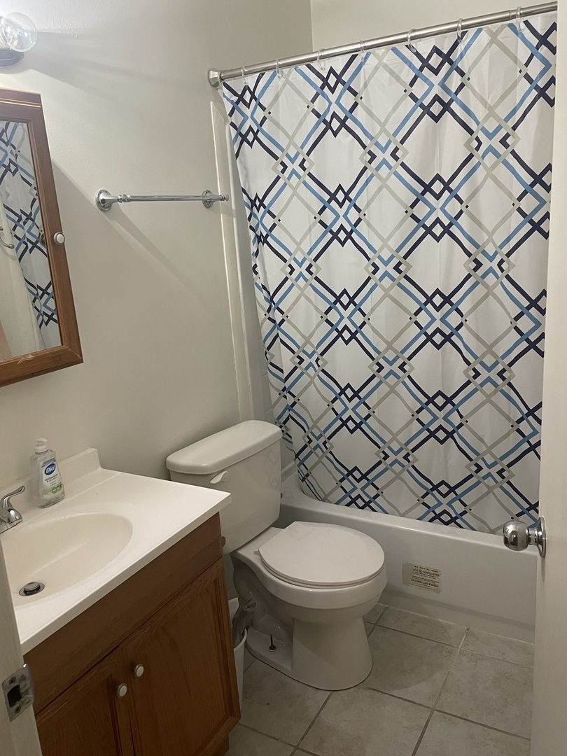 3314 Greenwich Lane, Island Lake, IL 60042