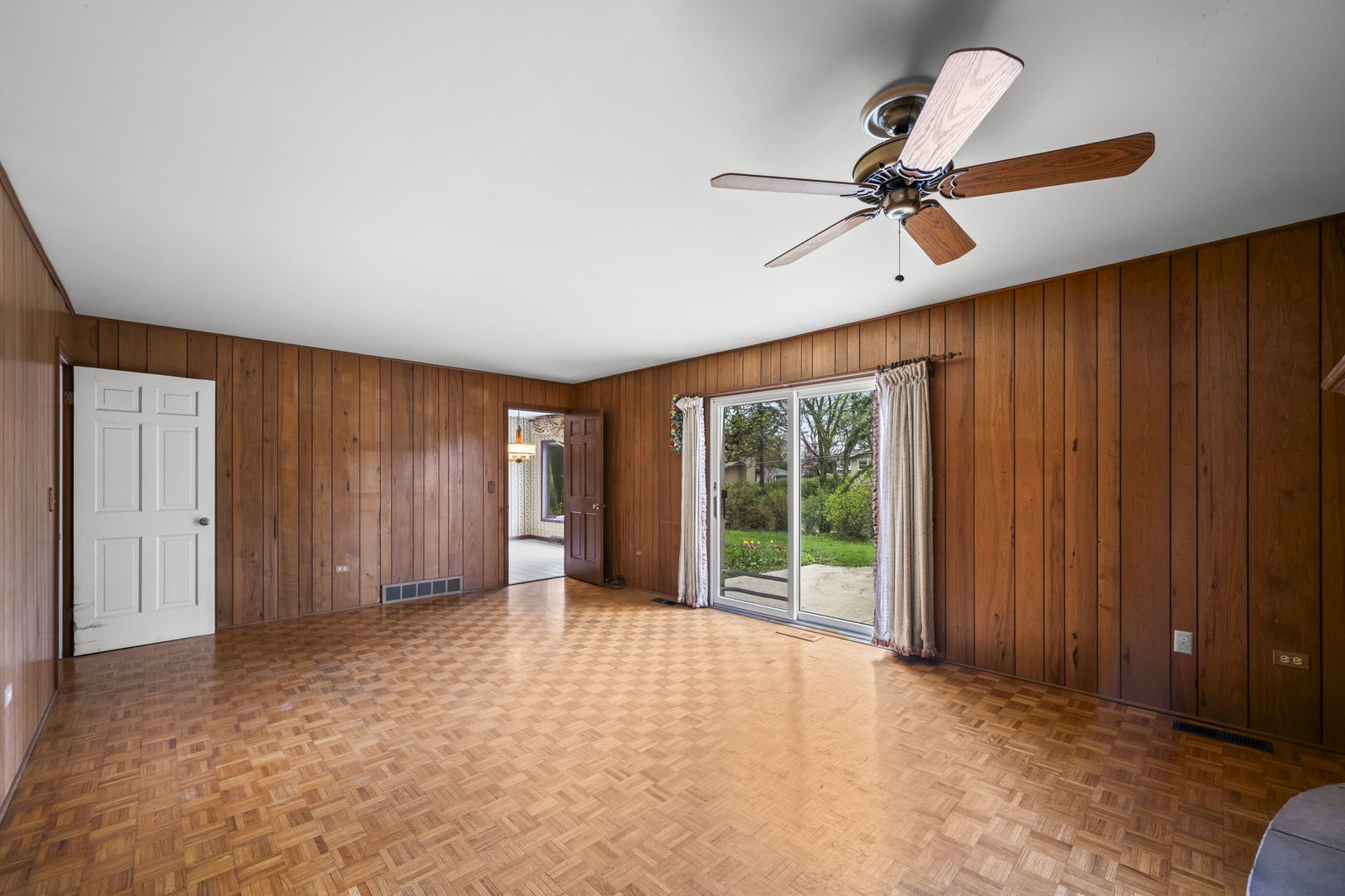 1402 N Harvard Avenue, Arlington Heights, IL 60004