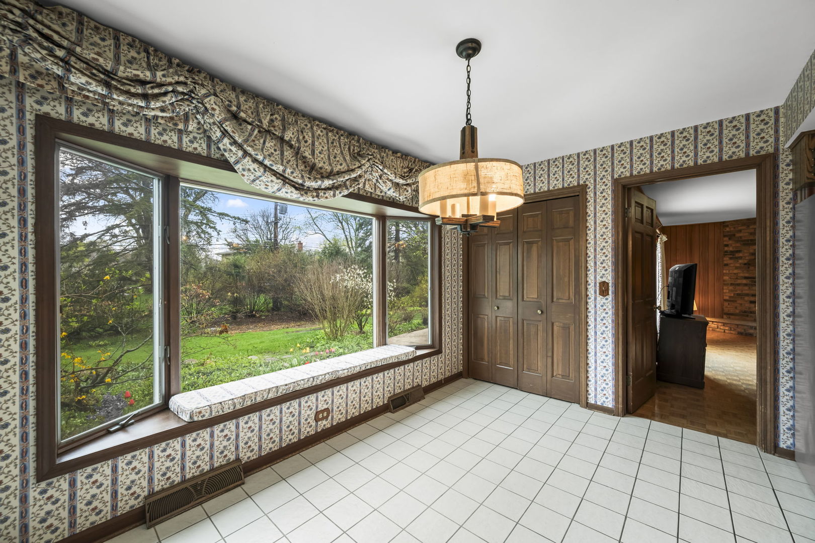 1402 N Harvard Avenue, Arlington Heights, IL 60004