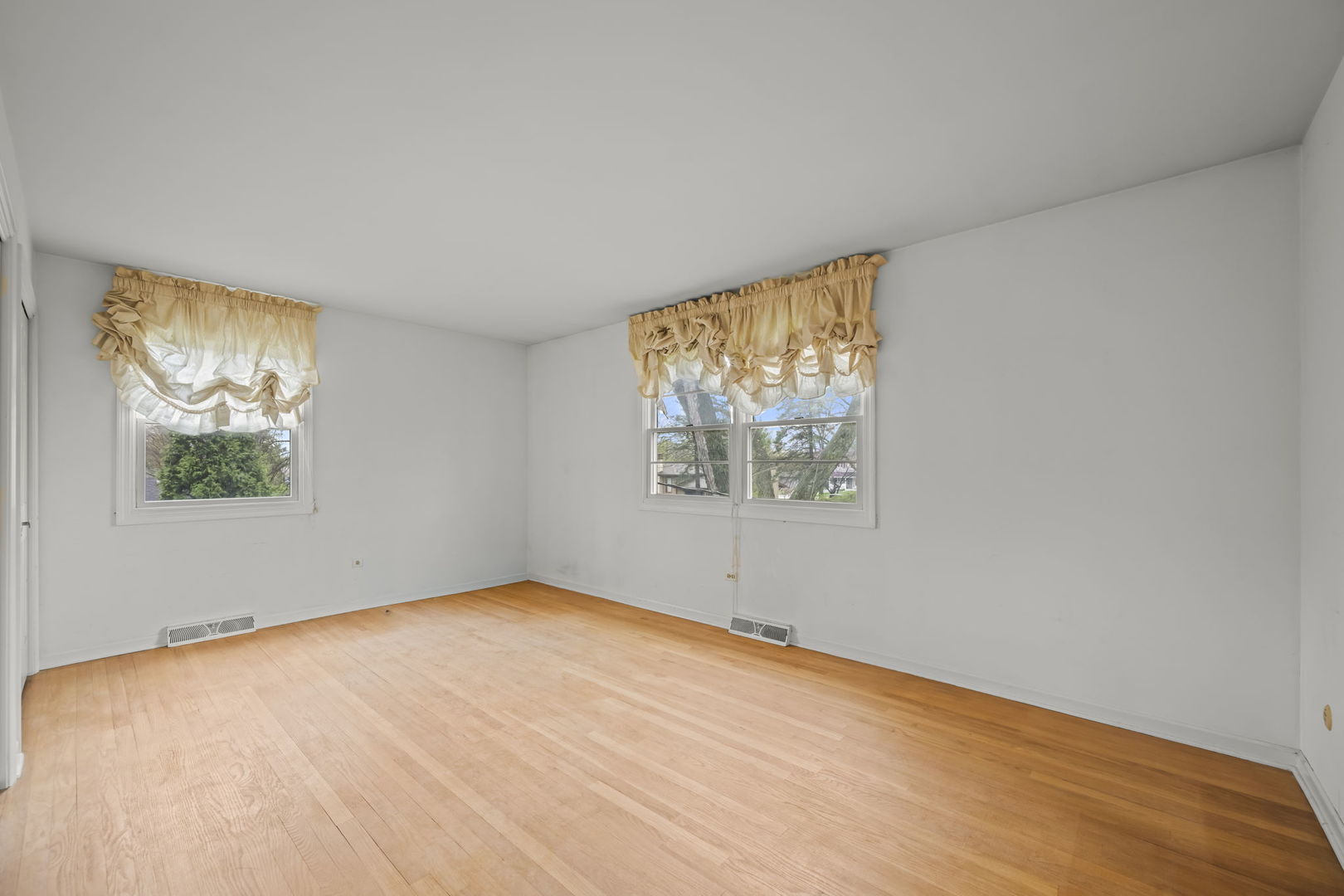 1402 N Harvard Avenue, Arlington Heights, IL 60004