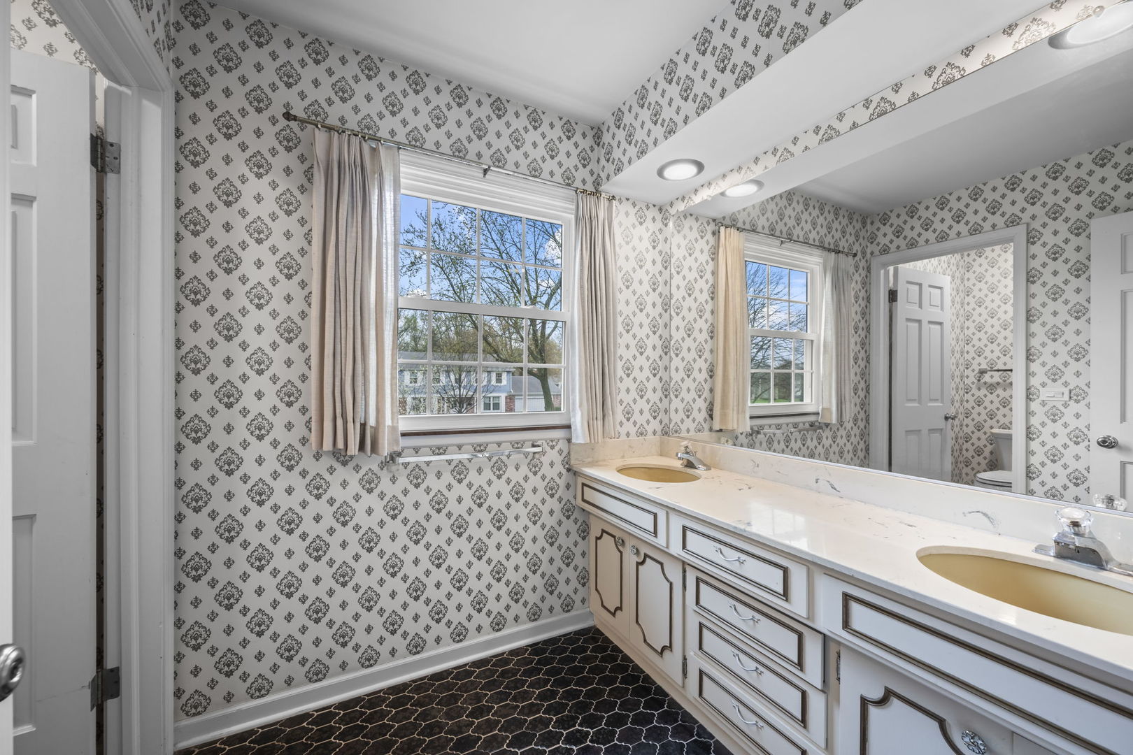 1402 N Harvard Avenue, Arlington Heights, IL 60004