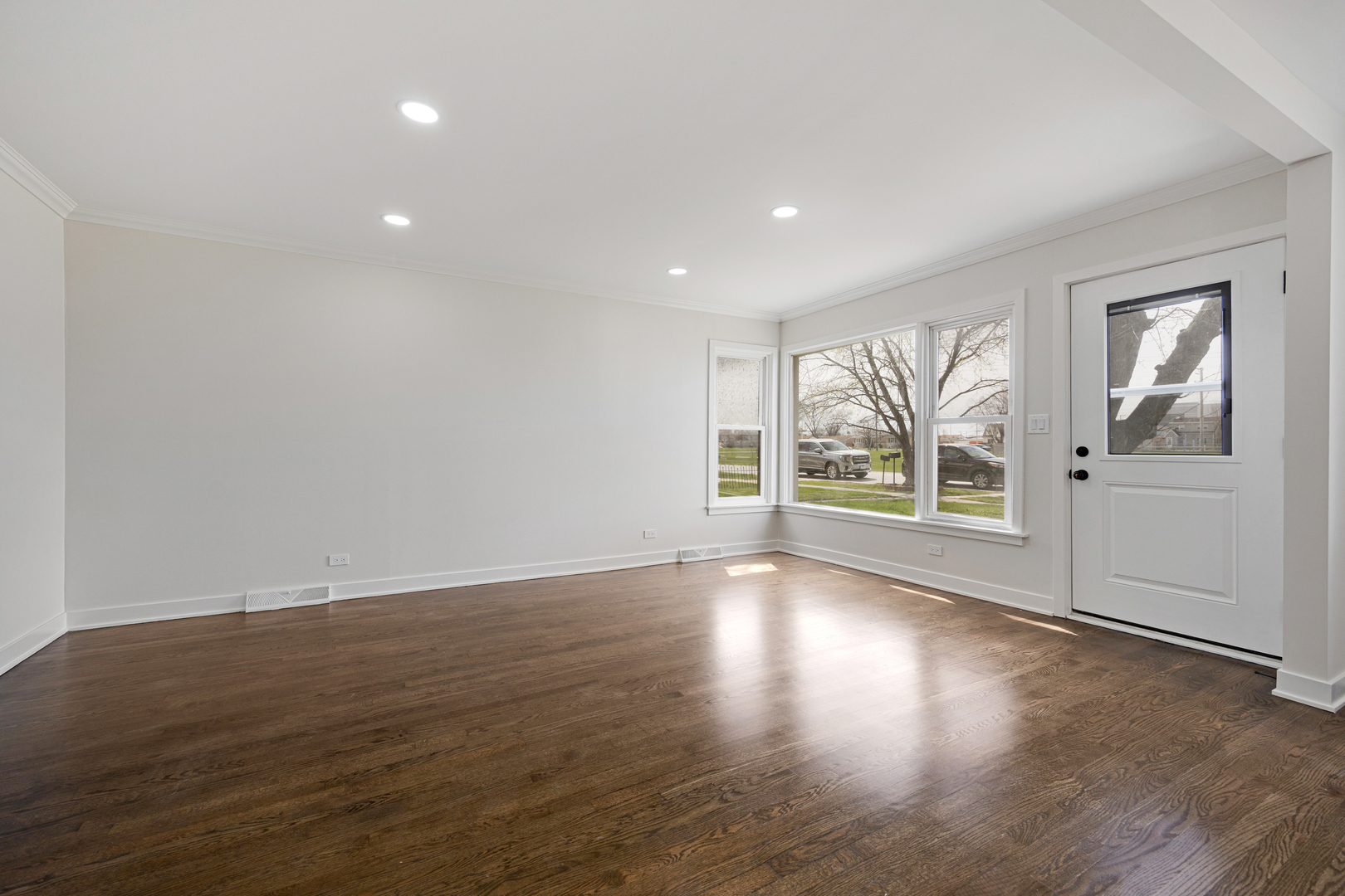 7727 New England Avenue, Burbank, IL 60459