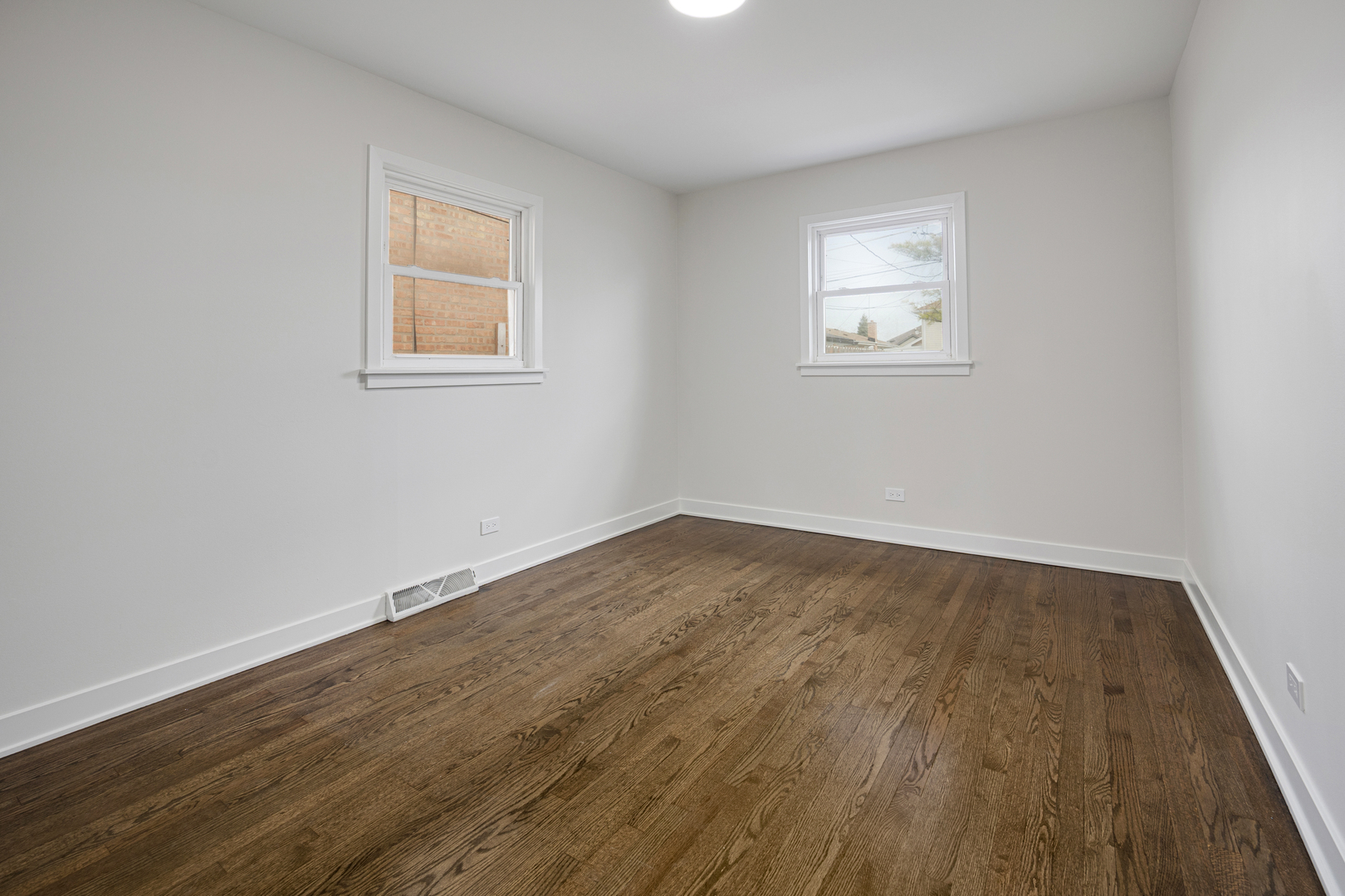 7727 New England Avenue, Burbank, IL 60459