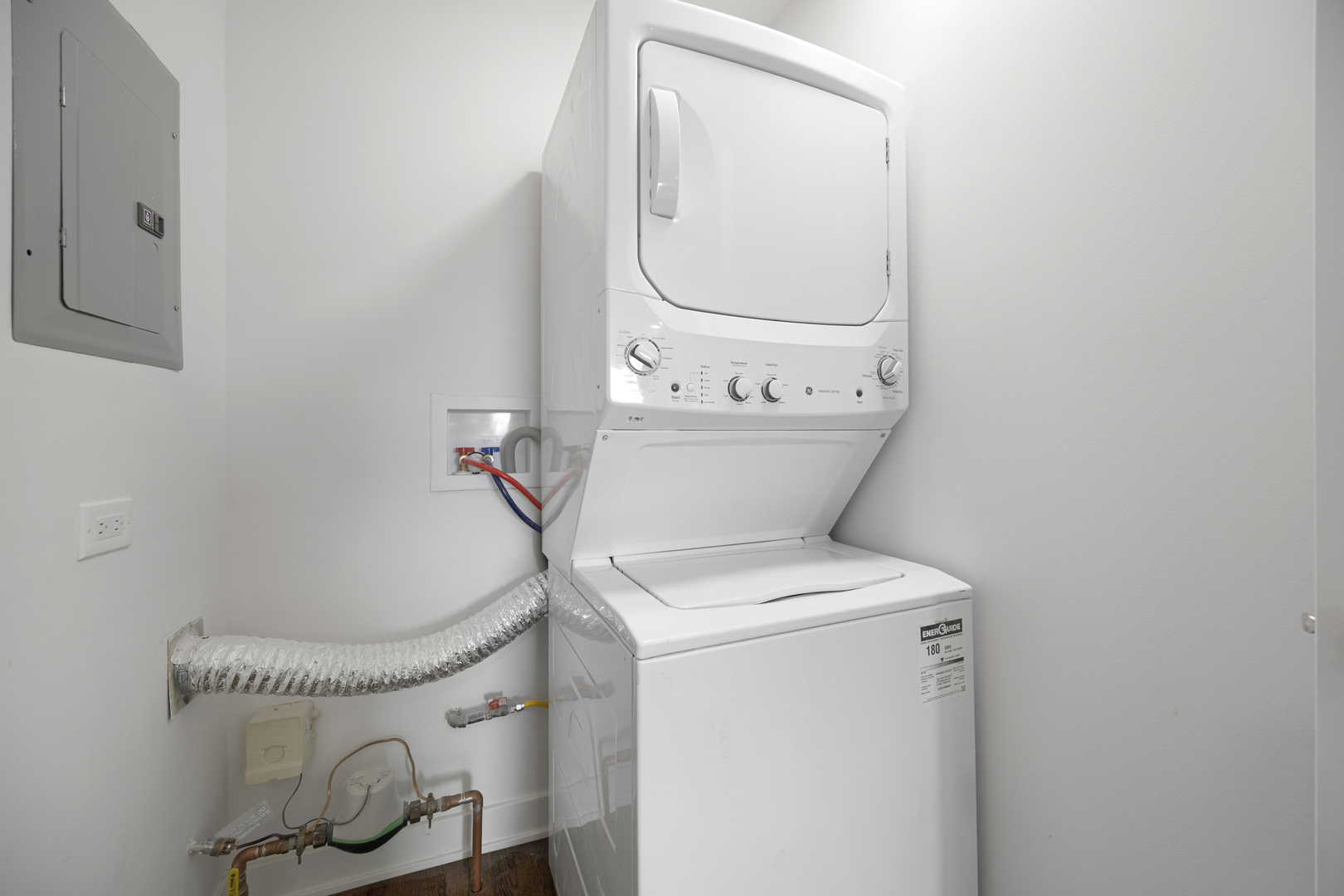 7727 New England Avenue, Burbank, IL 60459