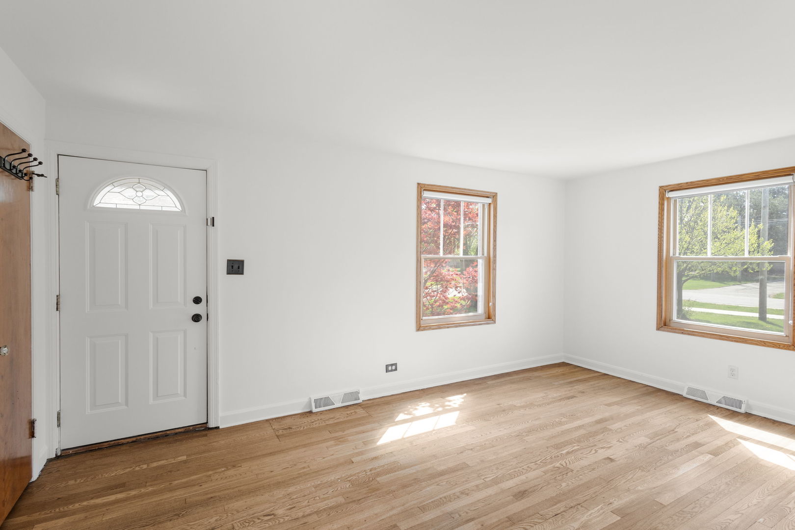 132 Hiawatha Drive, Clarendon Hills, IL 60514