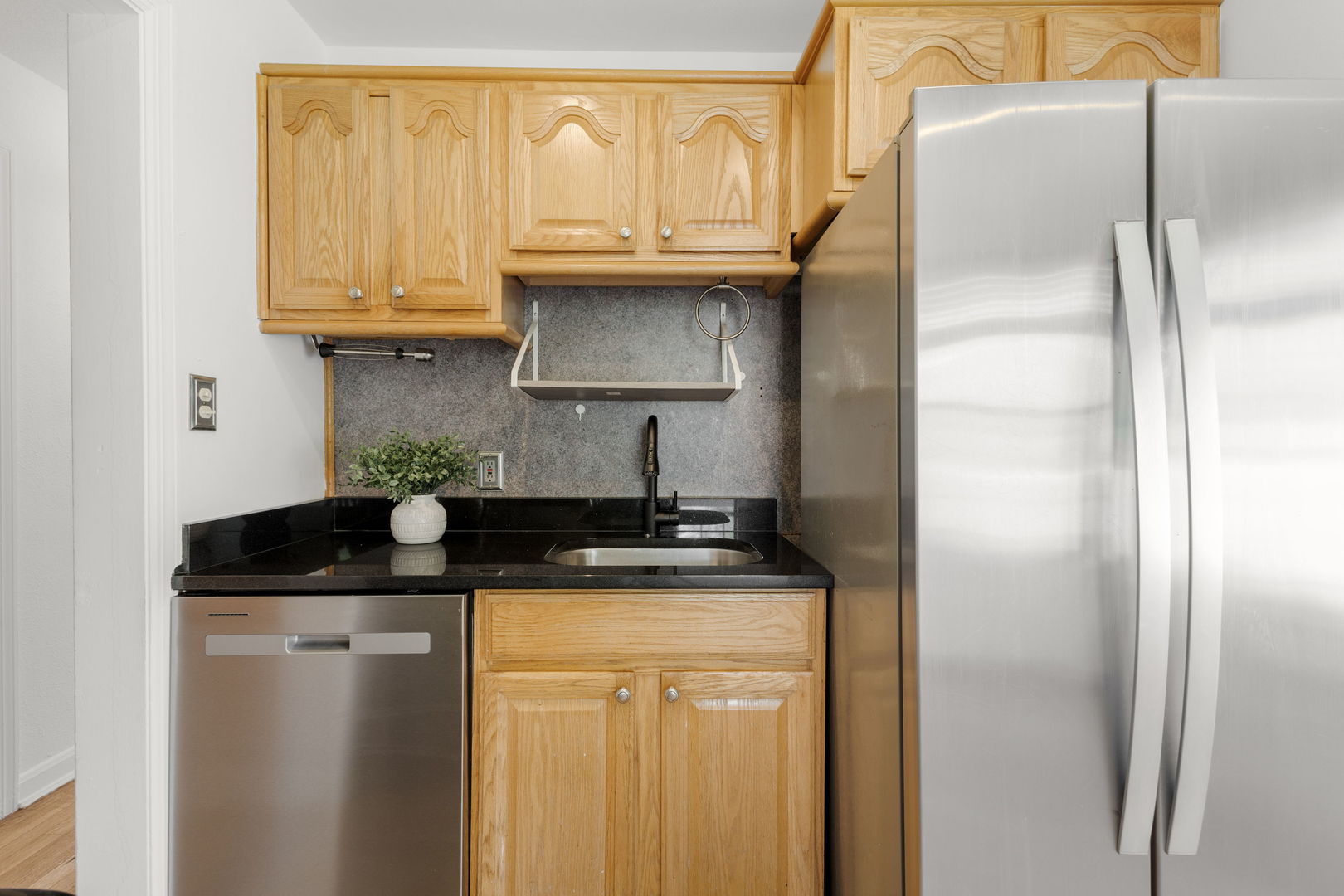 132 Hiawatha Drive, Clarendon Hills, IL 60514