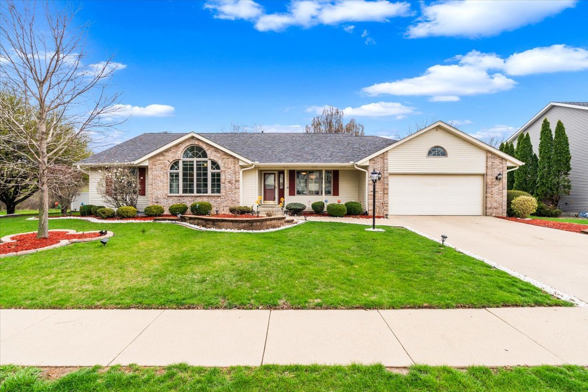 3402 76th Street, Moline, IL 61265