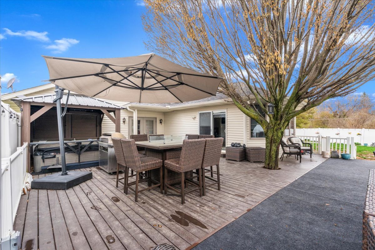 3402 76th Street, Moline, IL 61265