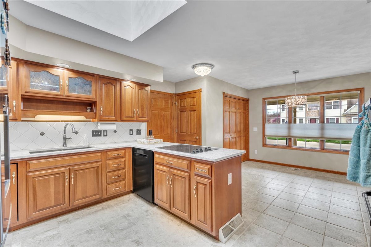 3402 76th Street, Moline, IL 61265