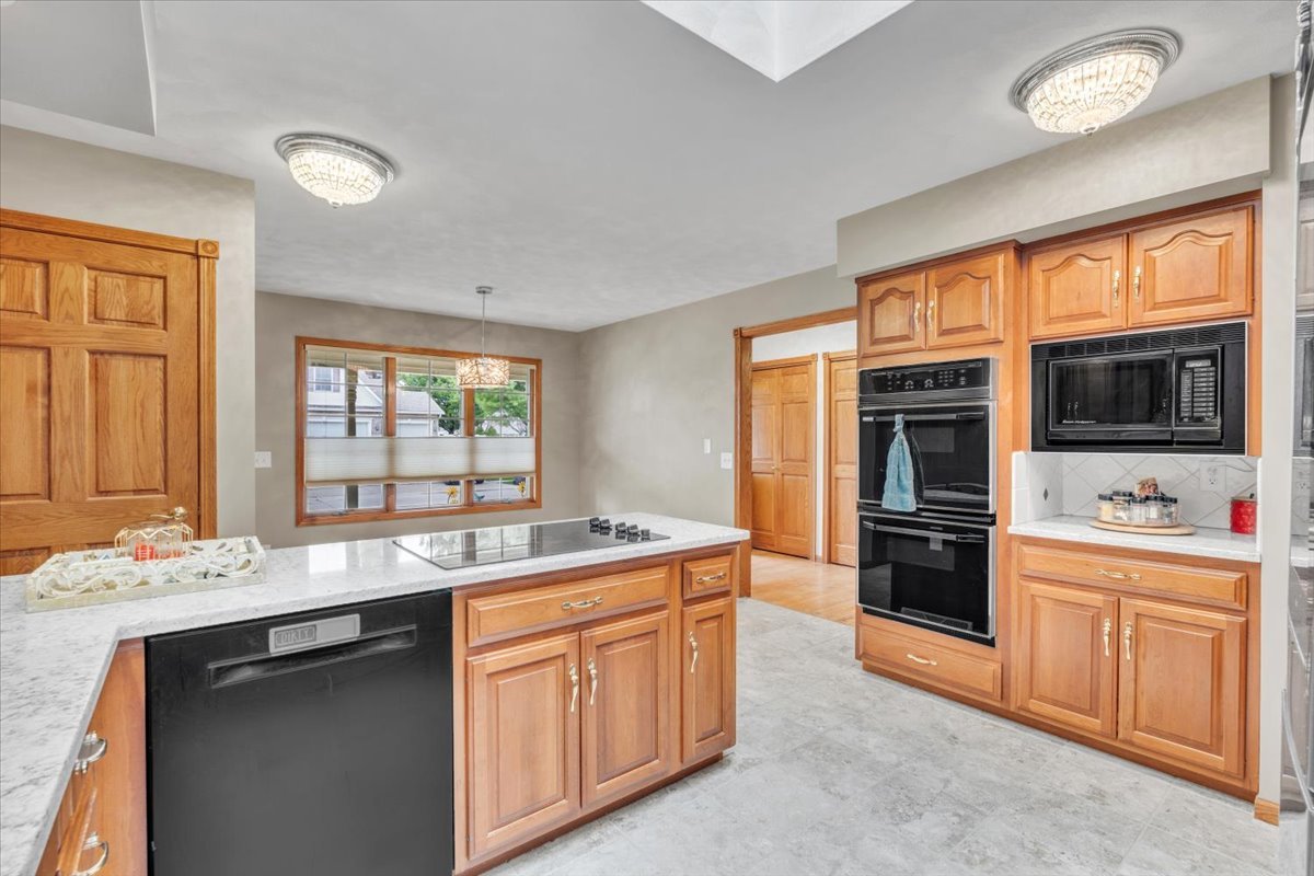 3402 76th Street, Moline, IL 61265