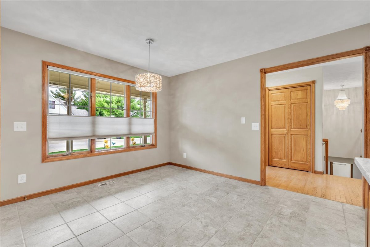 3402 76th Street, Moline, IL 61265