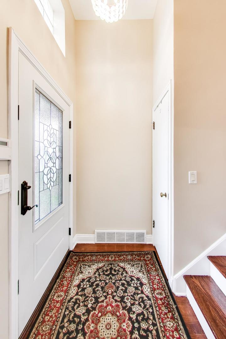 5136 W Lee Street, Skokie, IL 60077