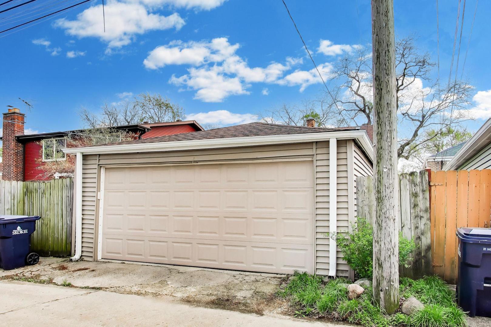 5136 W Lee Street, Skokie, IL 60077