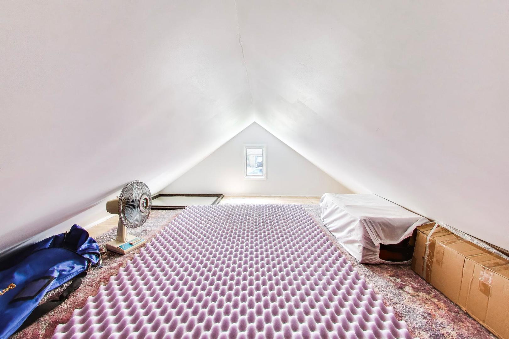 5136 W Lee Street, Skokie, IL 60077