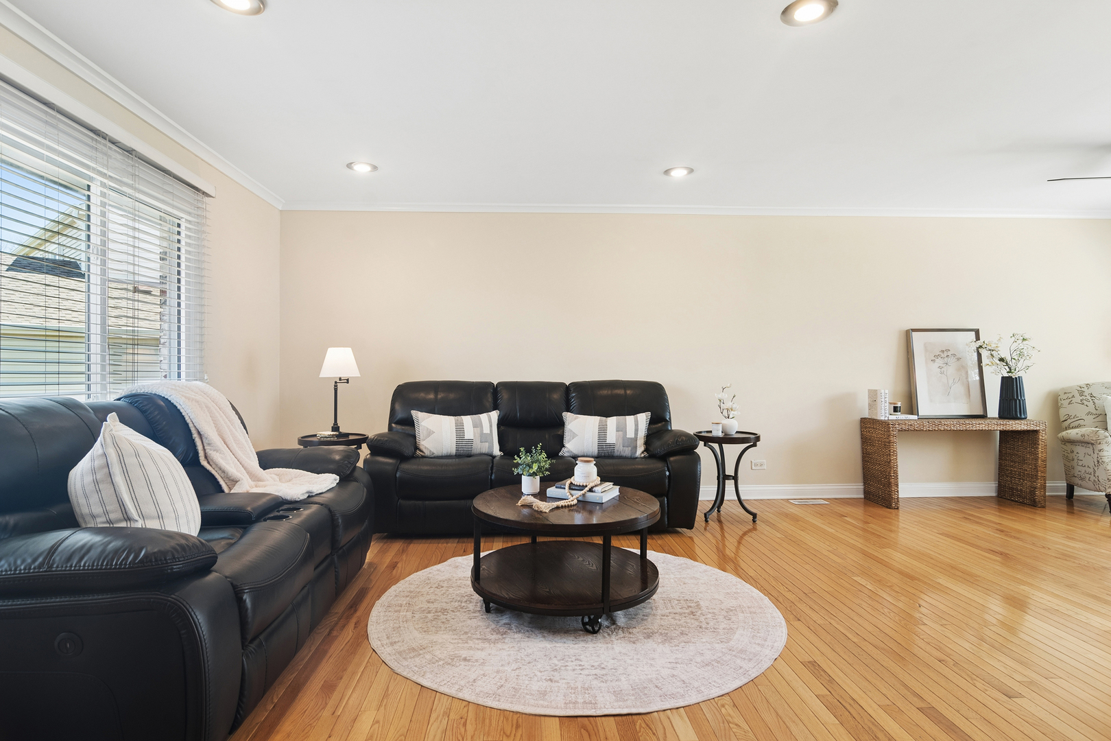 958 Chaucer Way, Buffalo Grove, IL 60089