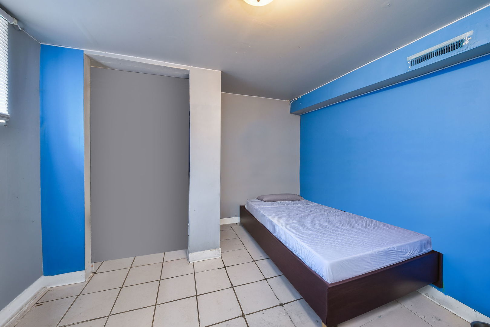 128 E Blair Street, West Chicago, IL 60185