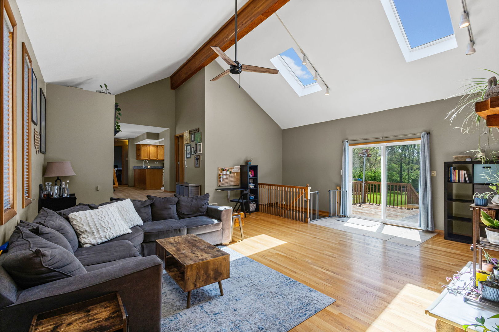 8359 W Lincoln Highway, Frankfort, IL 60423