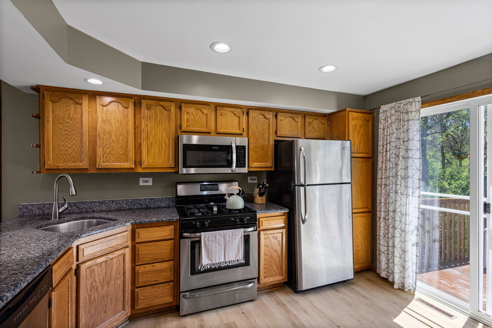 8359 W Lincoln Highway, Frankfort, IL 60423