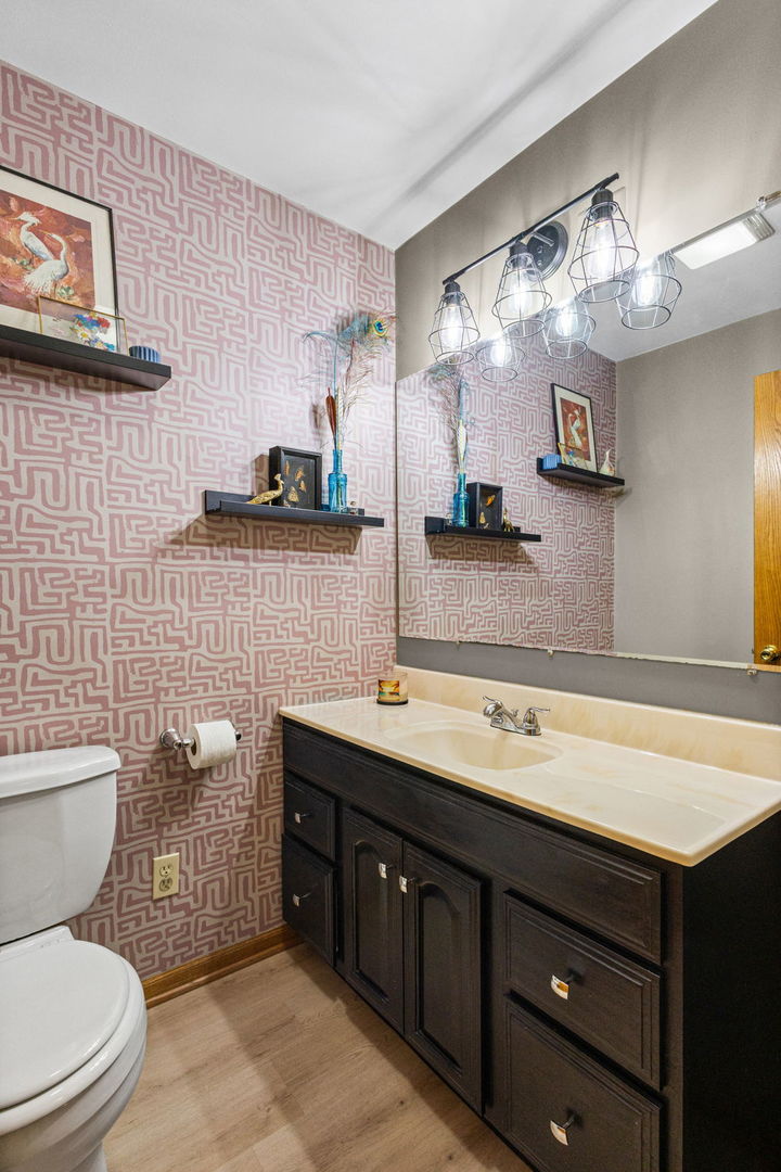 8359 W Lincoln Highway, Frankfort, IL 60423