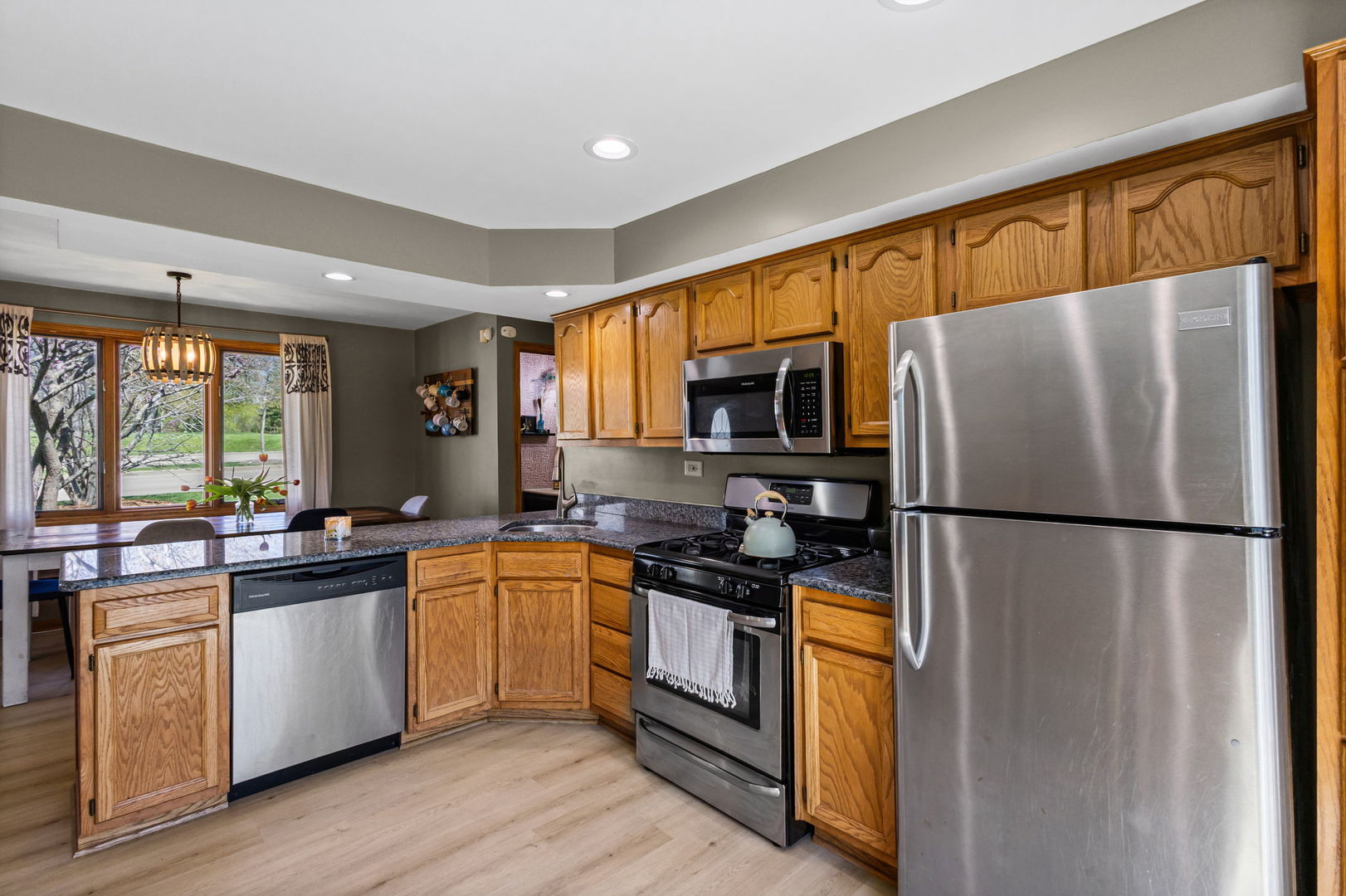 8359 W Lincoln Highway, Frankfort, IL 60423