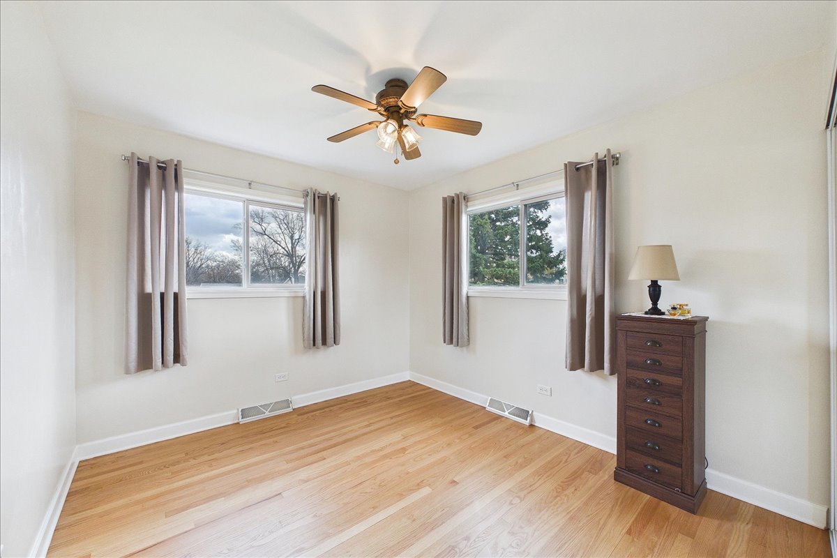 2N548 Pleasant Avenue, Glen Ellyn, IL 60137