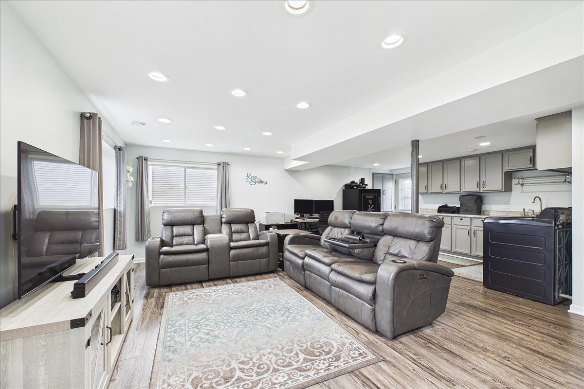 2N548 Pleasant Avenue, Glen Ellyn, IL 60137