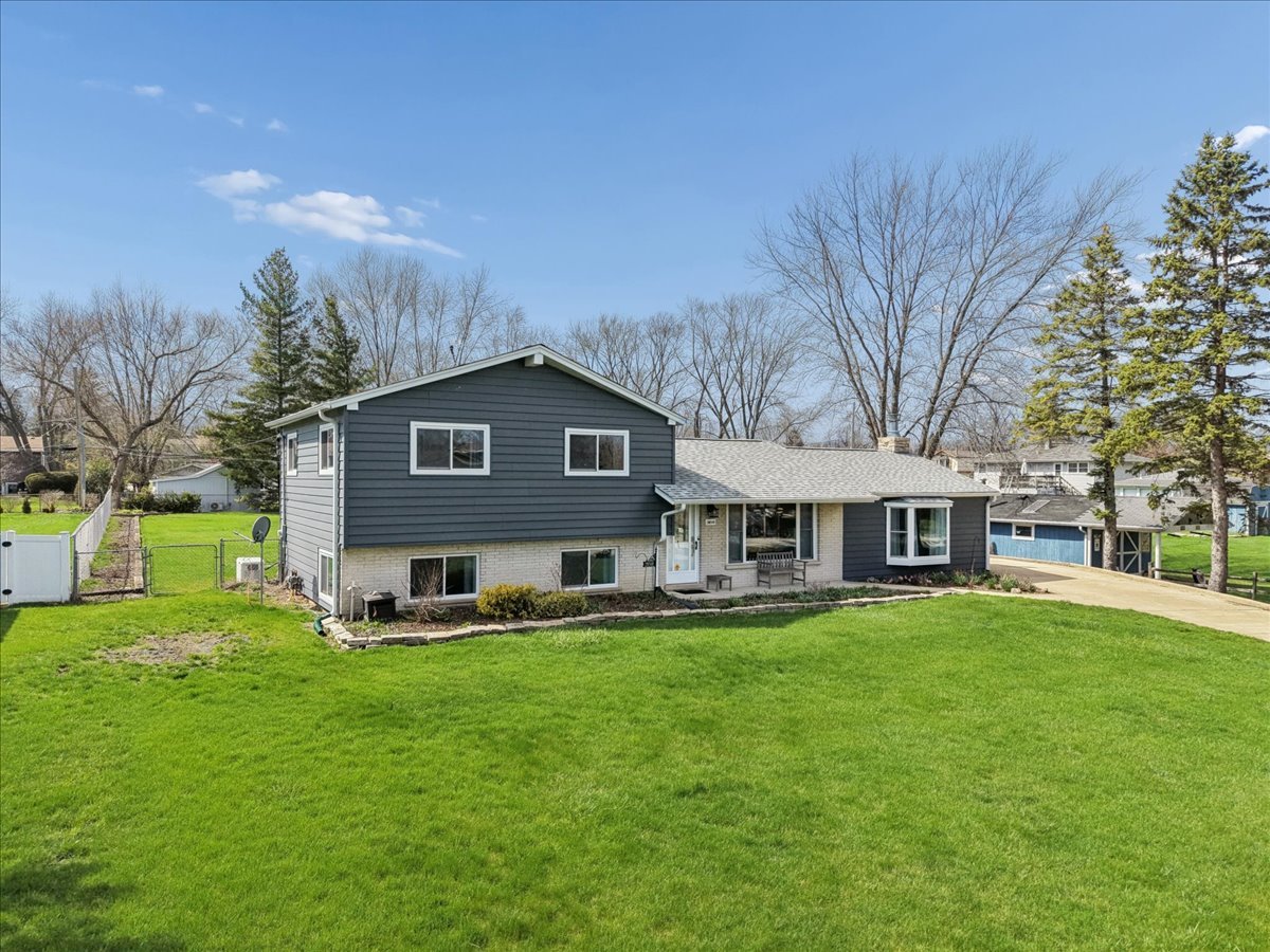 2N548 Pleasant Avenue, Glen Ellyn, IL 60137