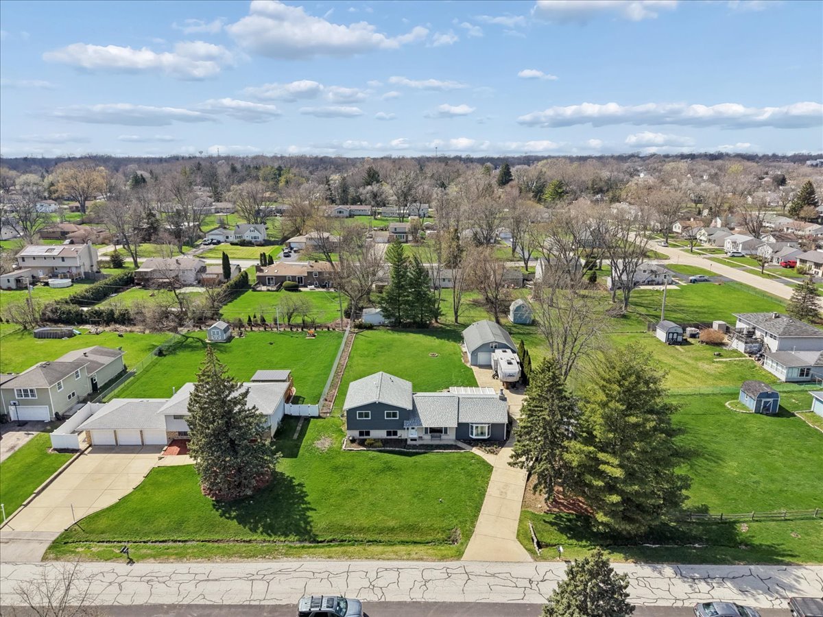 2N548 Pleasant Avenue, Glen Ellyn, IL 60137