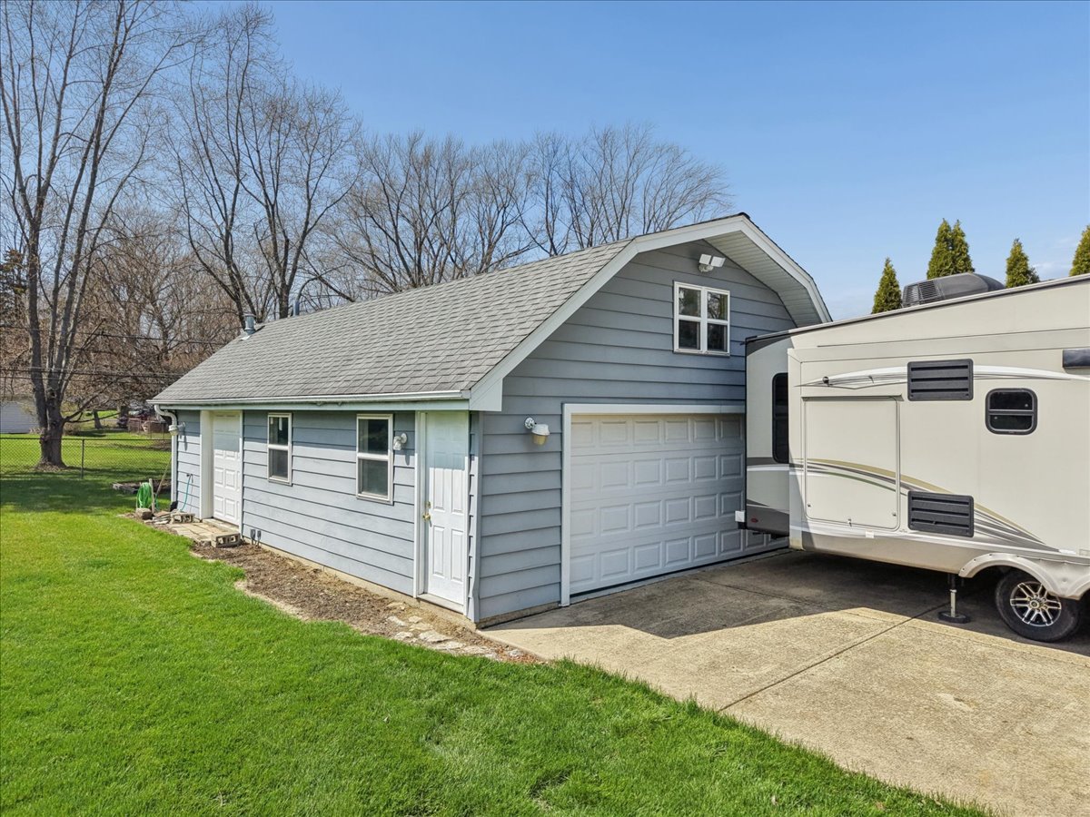 2N548 Pleasant Avenue, Glen Ellyn, IL 60137